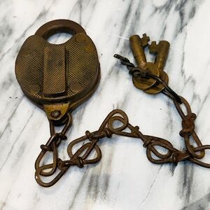 Vtg Antique Miller  Lock Co Heart Shape Brass Railroad Padlock With Key & Chain